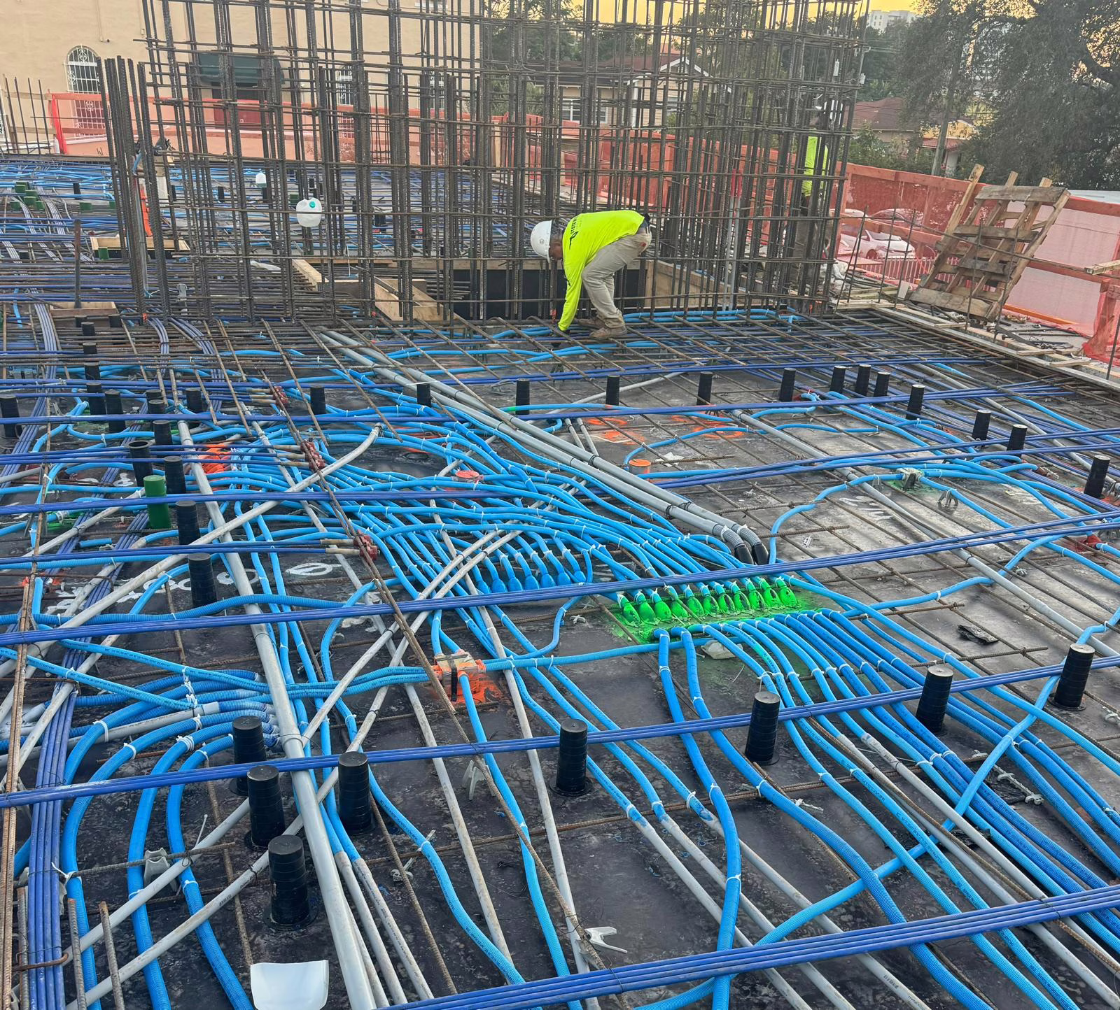 How to Choose a Commercial Electrical Contractor in Miami: A Complete Guide for Business Owners